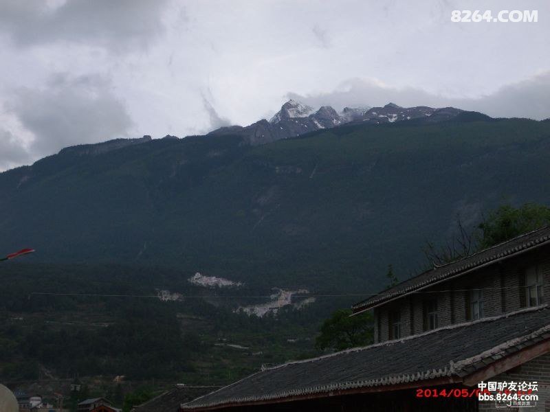 哈巴雪山实时海拔图片，壮丽雪景一览无余