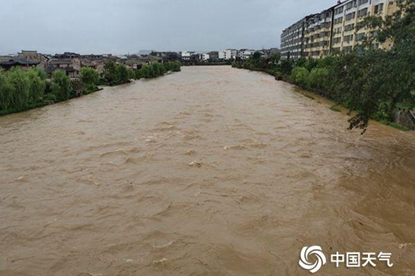 广西局地暴雨猛烈，大暴雨来袭