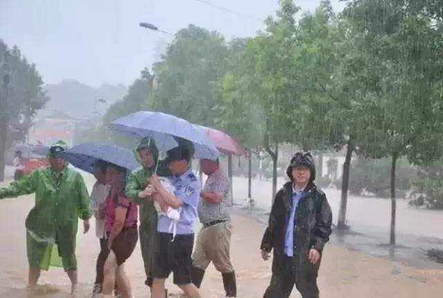 南京突发降雨，一场甘霖的降临